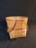 Longaberger 1990 holiday hostess measuring basket, 13in with liner