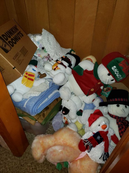Stuffed Snowmen, Linens, Decor, Pillows