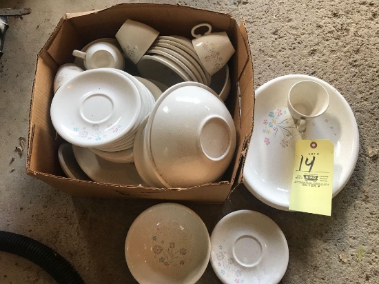 Set of dishes