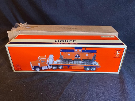 Lionel flatbed truck w/ operating lights-sounds & caboose TMT-18405
