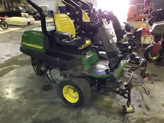 John Deere 2500a greens mower. Needs work