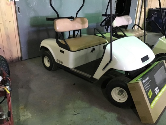 2013 E-Z-Go. Gas Golf Cart. With windshield. Runs.