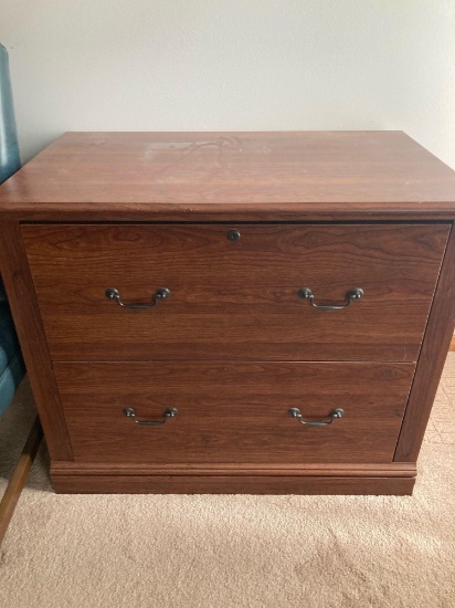 2-Drawer file cabinet