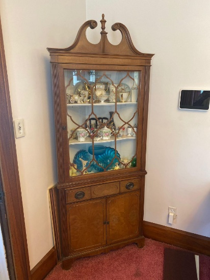 78" Tall x 32" wide Thomasville corner cupboard.