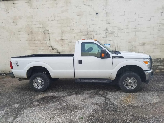 2014 Ford F250, 6.2L, gas, 3/4 ton, 4x4, V Boss plow and bracket