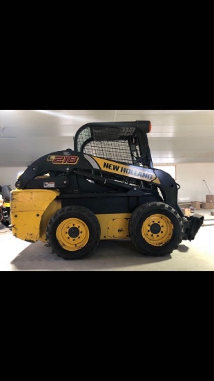 2011 New Holland L218 skid steer