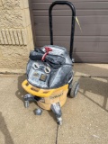 Dewalt 10 Gal. Dust Extractor Vac