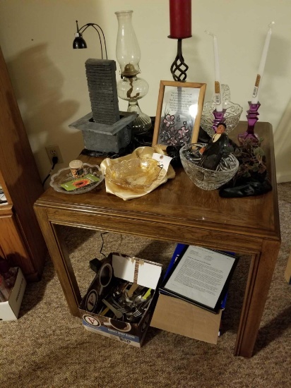 End table, decor items