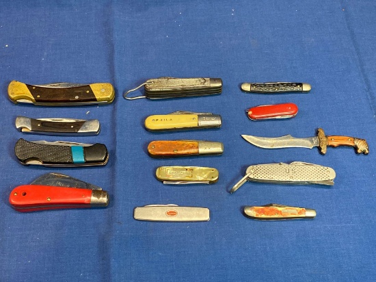 Assorted pocket knives, Case XX, Barlow, Sears, Buck