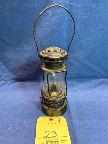 Dietz Sports Ice Skaters Lamp