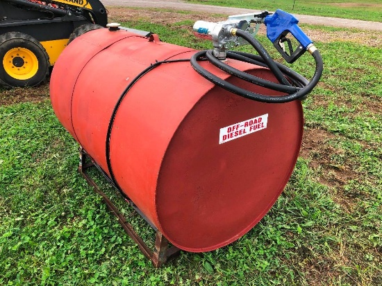 300 gal. skid tank with new mod. 1505, 12 volt pump