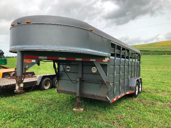 2000 Corn Pro 16' gooseneck trailer w/ center divide gate