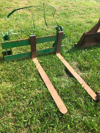 John Deere pallet forks