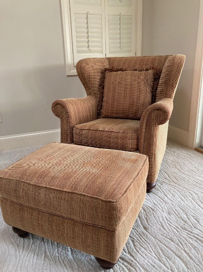 Hunting house Quality Upholstered Chair and Ottoman