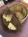 2 baskets and wall hanging