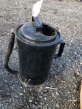 Oil fill can