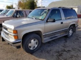 1999 Chevy Tahoe, 2 door, runs, 4x4, 35k miles on new engine, ac not working