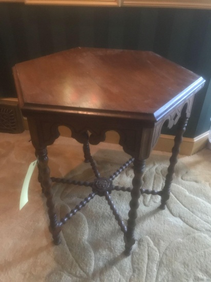 Antique Turn Legged Table 29in T