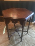 Antique Turn Legged Table 29in T