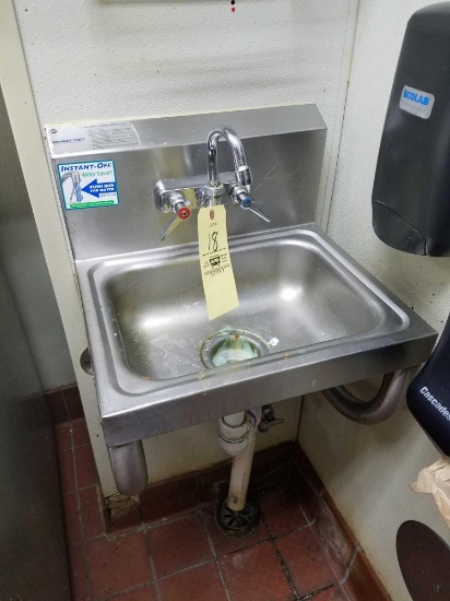 Stainless steel single-basin sink with dispensers