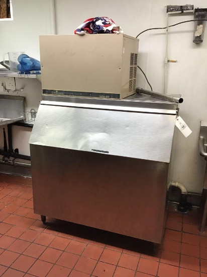 Manitowoc Series 450 ice maker with stainless hopper