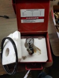 Nitrogen gas pressure gauge