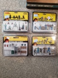 4 Scenic Accents Miniature People