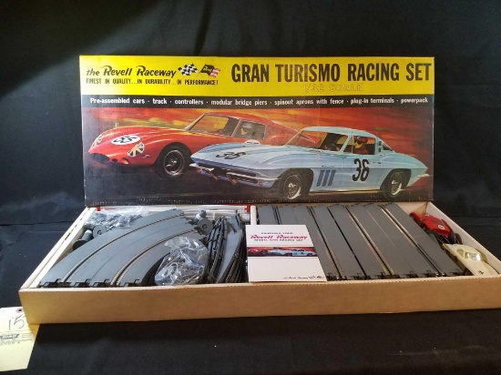 Revell raceway Gran Turismo racing set, with 2 cars