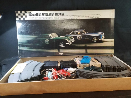 Revell Atlantica home raceway 1/32 scale set with cars and extras