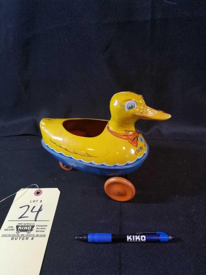 Wyandotte Toys ducky waddles tin toy