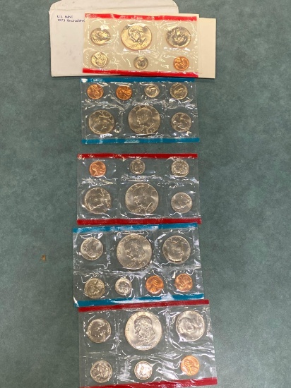 (2 1/2) 1973 P&D US mint coin sets.