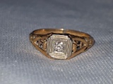 Ladies 14K ring w/ Diamond, antique.