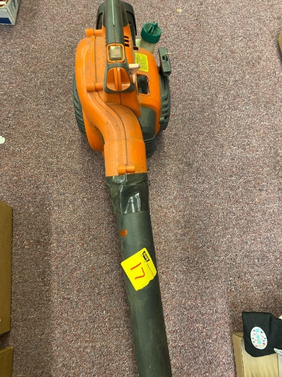 Gas leaf blower