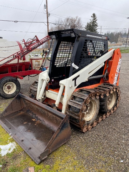 Scat Trak 1300C skid loader with tracks, 1010 hours, Perkins diesel engine, very good condition