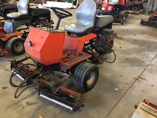 Jacobson tee mower. 18 hp Vanguard engine. Runs. 4,481 hours