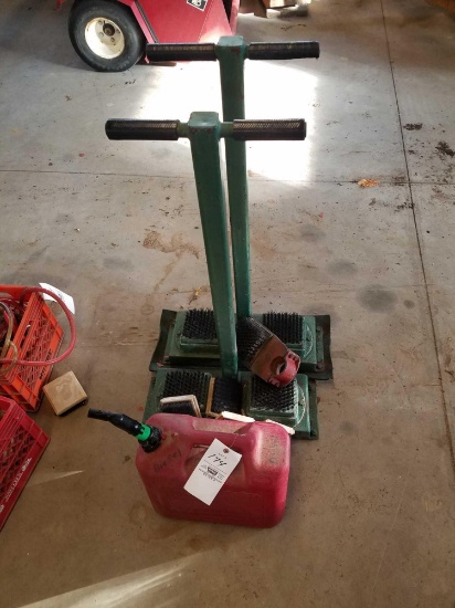 Cleat brush stations, gas can