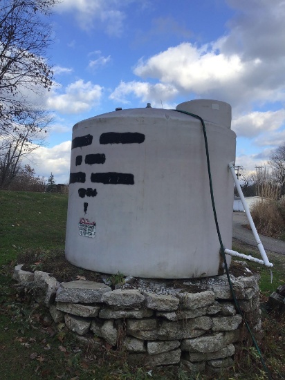 2,000-gallon poly tank