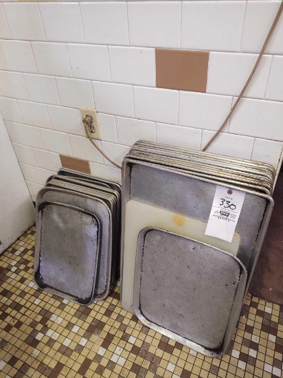 Assorted baking pans