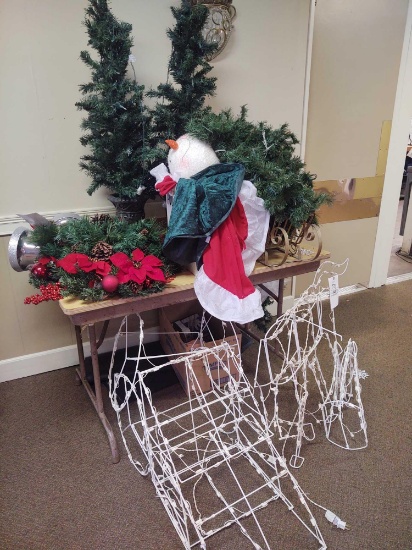 Assorted Christmas decor