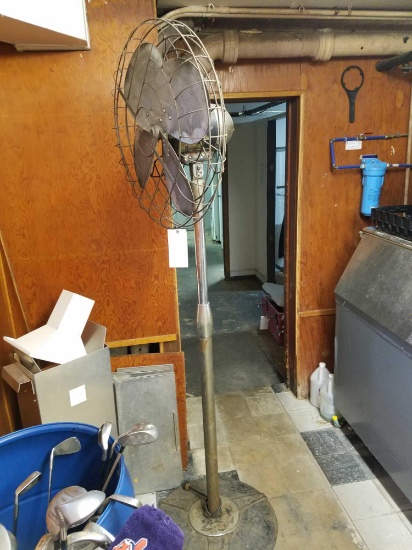 Heavy-duty pedestal fan