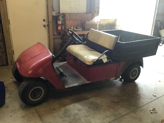 Gas golf cart with electric dump bed. Runs.