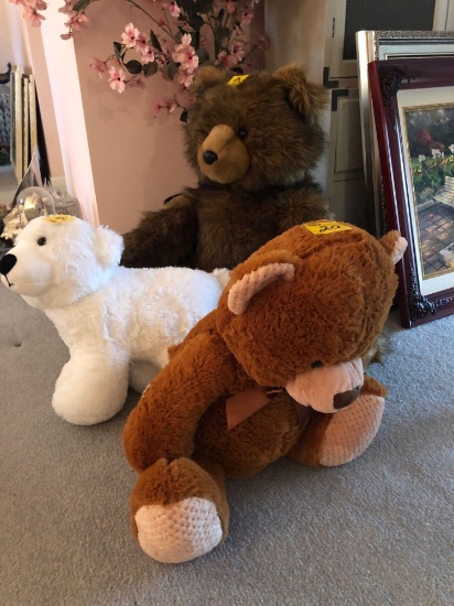 3 large stuffed teddy bears