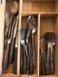 Daffodil flatware