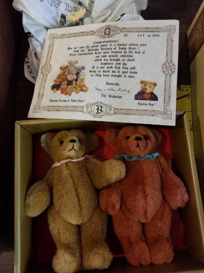 Set of Bialosky bears in box