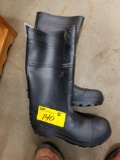 New pair rubber boots, size 10