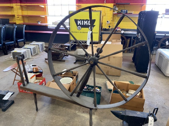 Large spinning wheel
