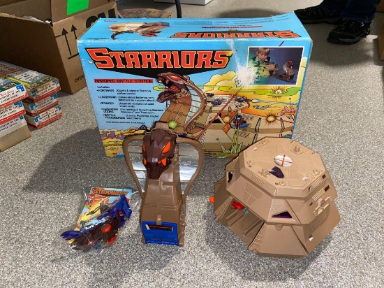 Starriors armored battle station by Tomy