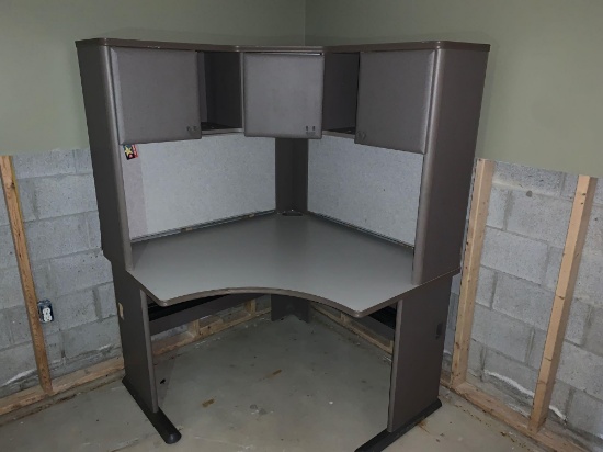 Corner Cubicle Desk