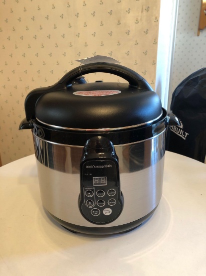 Cook's essential pressure cooker