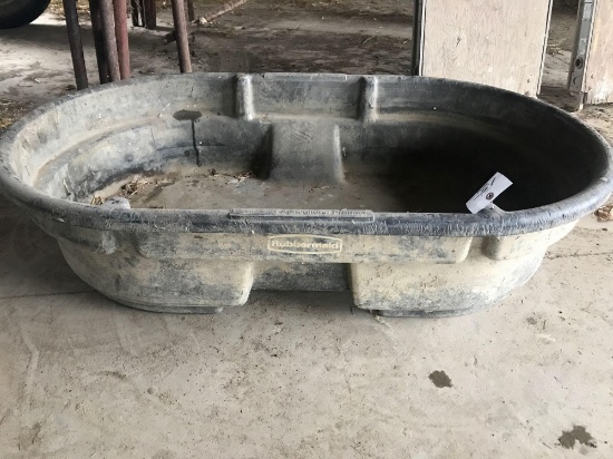 Rubbermaid 50 gallon livestock water trough